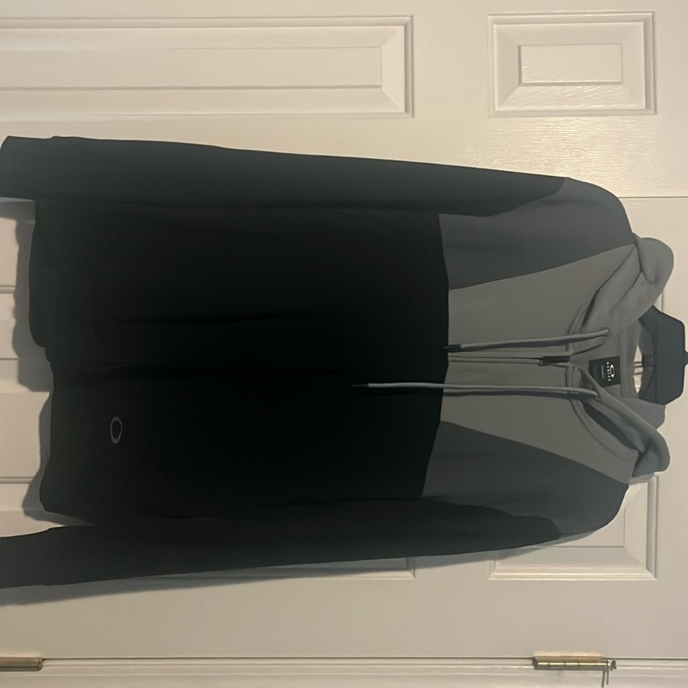 Oakley sweatshirt